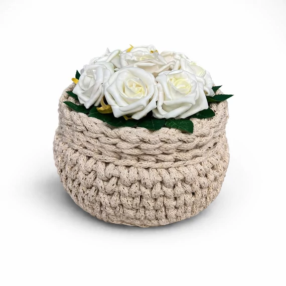 bézs arany horgolt kosár virágos fedővel 16 cm ZIKODesign