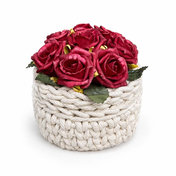 ekrü horgolt kosár piros rózsákkal 14 cm Splendid zsinórfonal ZIKODesign