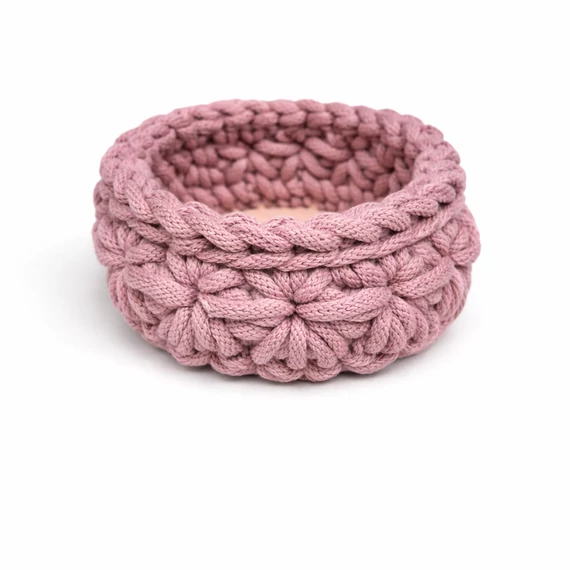 Antik rózsa színű horgolt tároló kosár 5 mm-es Splendid zsinórfonalból